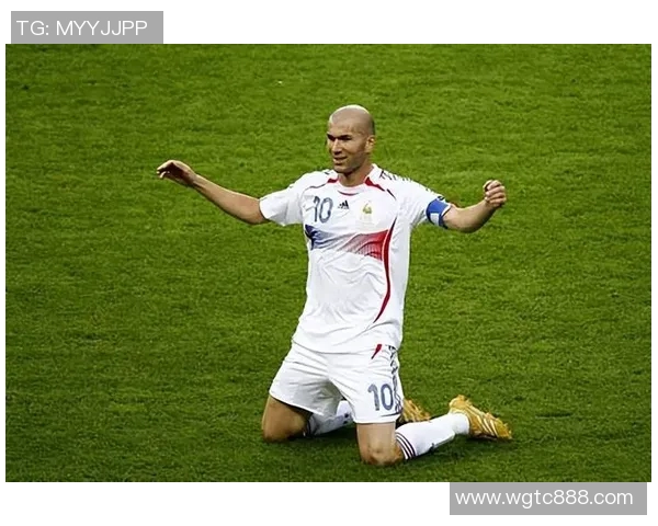 全球著名足球球星经典瞬间与辉煌成就精彩合集