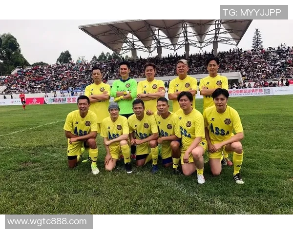 香港足球明星崛起之路：从青训到职业联赛的奋斗与荣耀